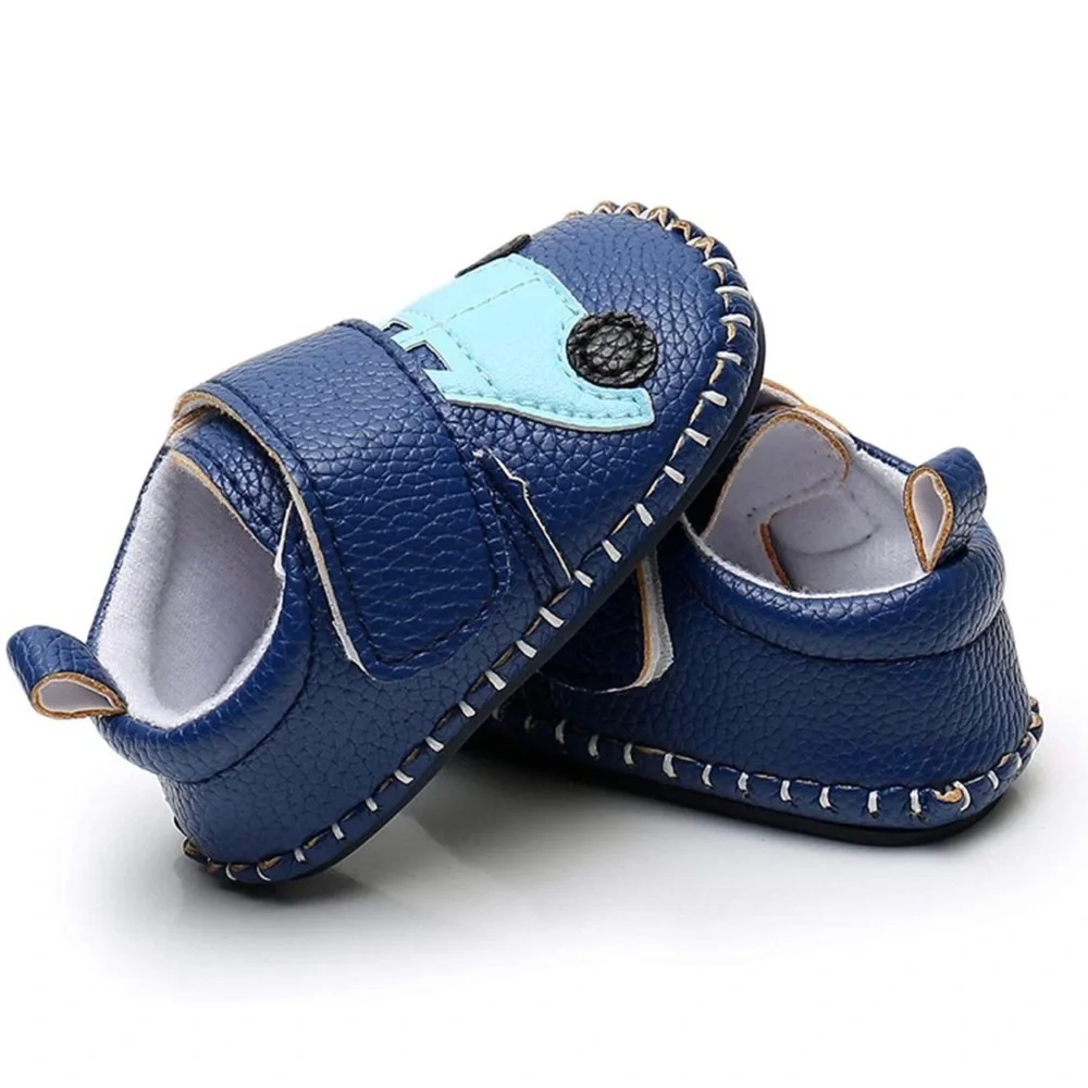 Non slip infant shoes with cars